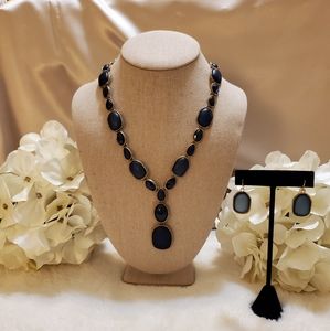 Necklace & earring set